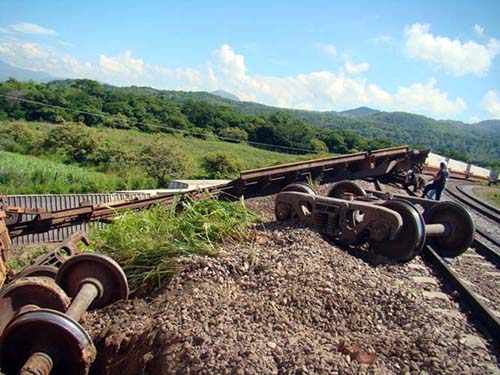¡Se descarrila tren en Marquesado!