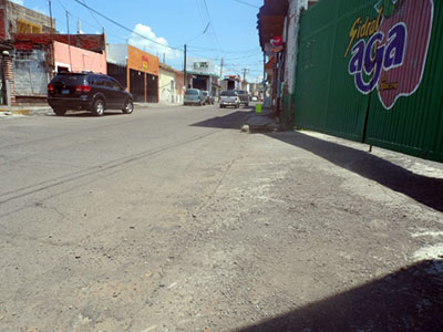 La arenilla de esta rampa ocasionó la caída del reportero