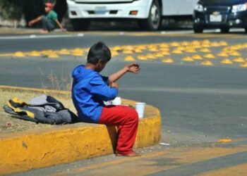 ¿Una moneda? ¡No, te doy un billete!