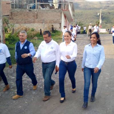 Cálido recibimiento a Heriberto Castañeda, en Ixtlán