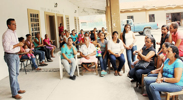 Habitantes de Jalpa Grande y El Ciruelo se reúnen con Carlos Carrillo