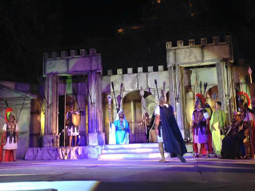 “¿Eres el hijo de Dios?, ¡Sálvate!”