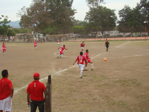 Nueva España pasa  fácilmente a semifinales