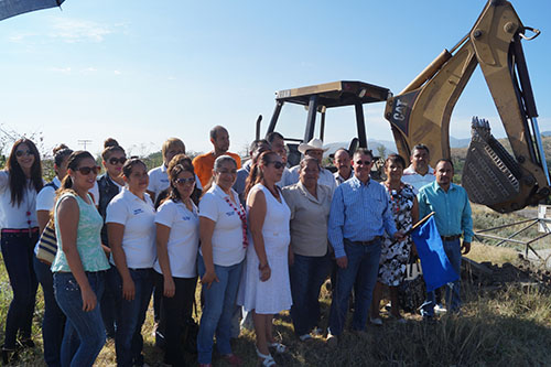 Arranca la construcción del auditorio municipal en Ahuacatlán
