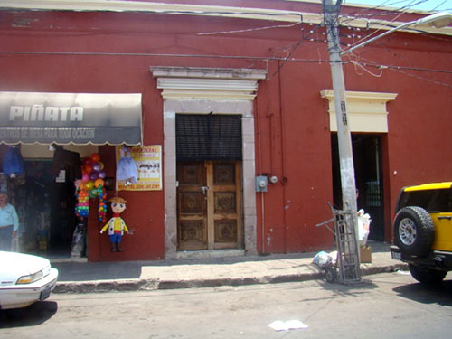 Unos cuantos pusieron en peligro la obra del mercado