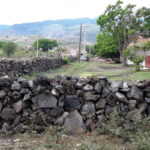 Cerco de piedra en la prolongación de la calle Aquiles Serdán | Click para ampliarla