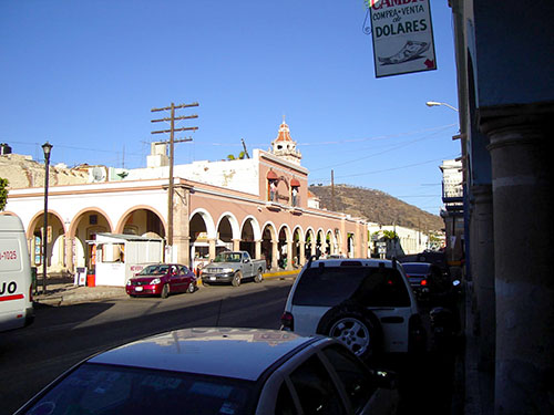 Competencia desleal afectó a comerciantes establecidos