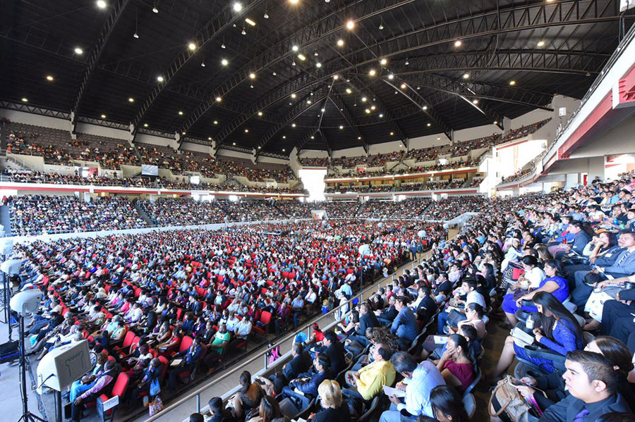 Excelente organización de los testigos de Jehová en Auditorio de la Gente