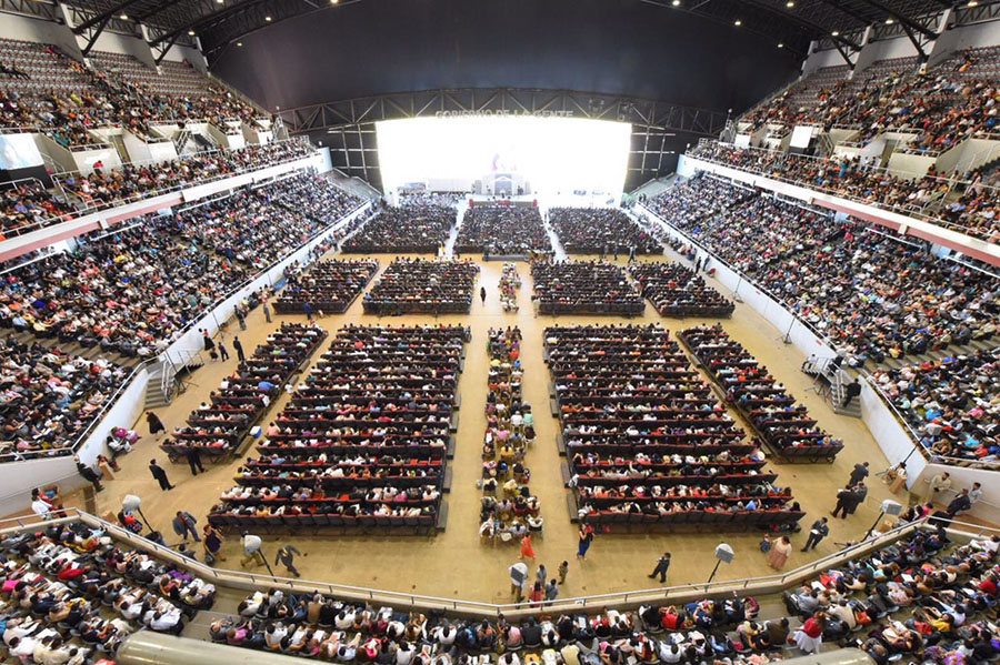 Excelente organización de los testigos de Jehová en Auditorio de la Gente