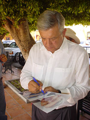 Andrés Manuel durante una gira por Ahuacatlán | Foto: © Archivo de El Regional