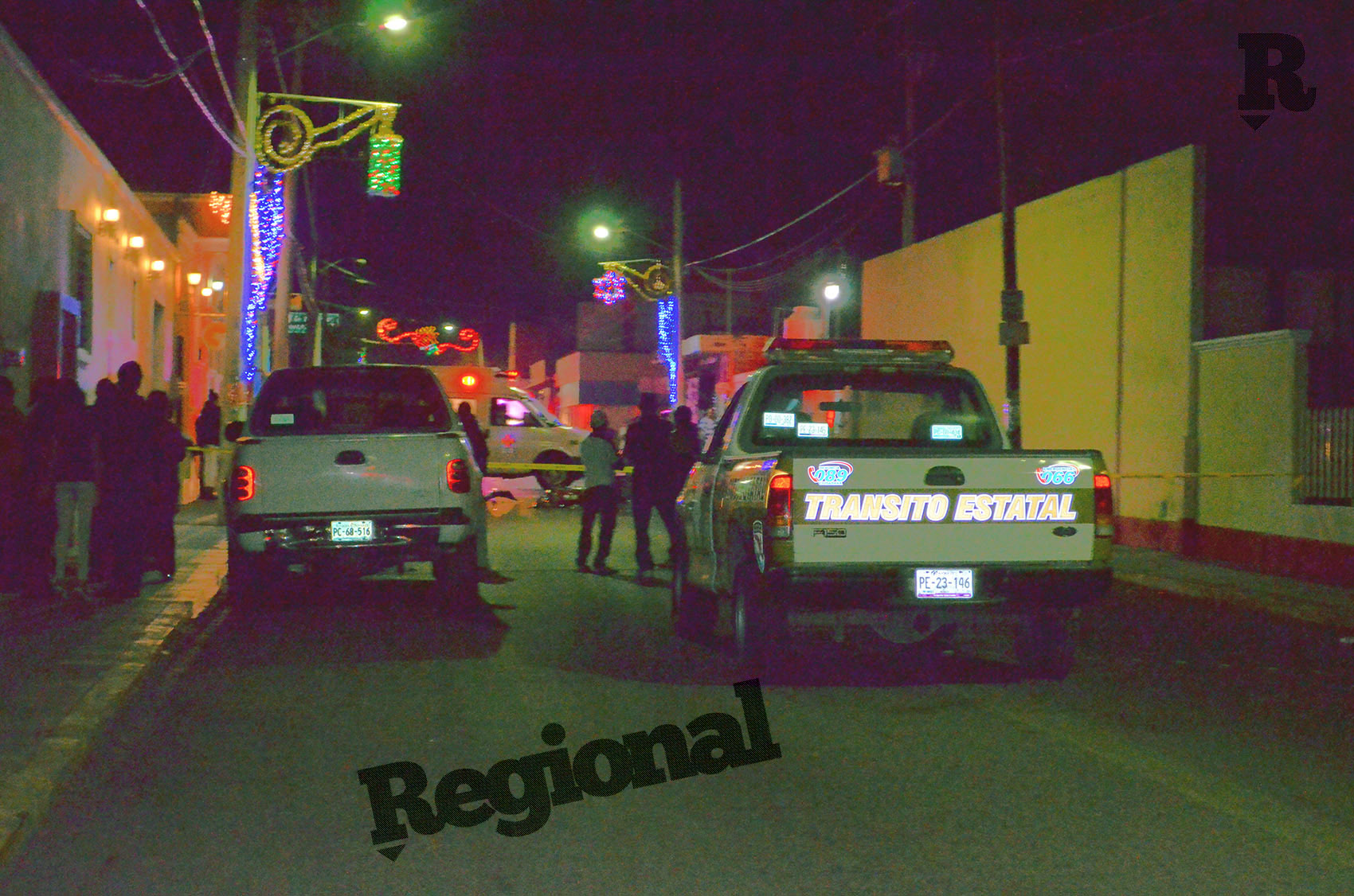 Motociclista se impacta contra automóvil en Ahuacatlán