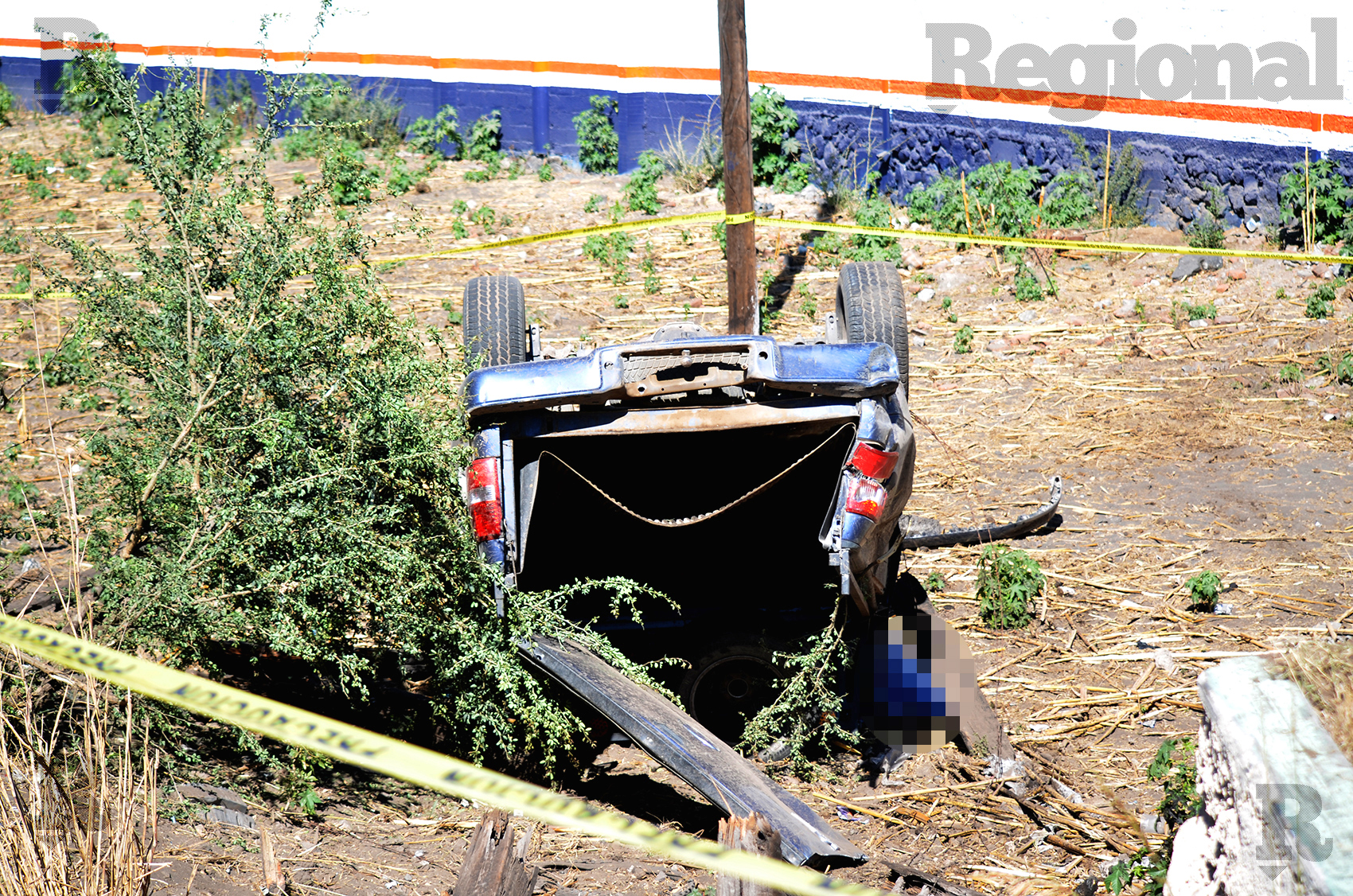 ¡Otra vez en Ahuacatlán!, el tren embiste a una camioneta y hay un muerto