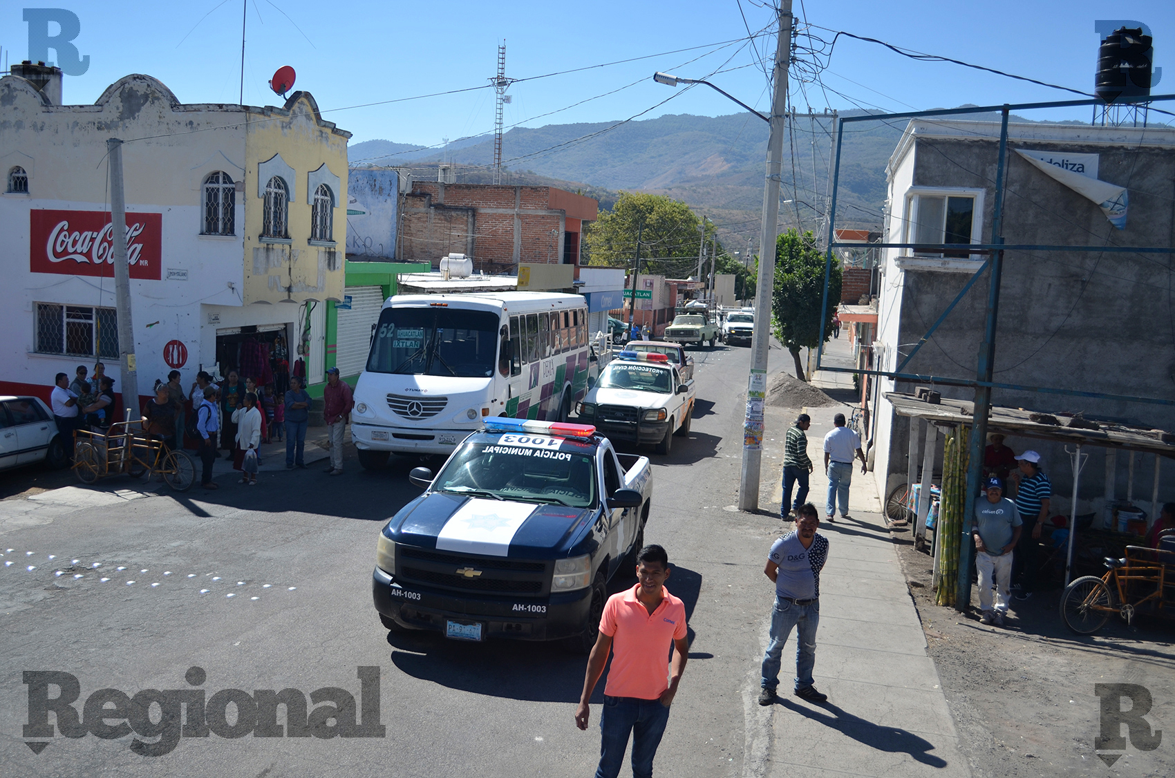 ¡Otra vez en Ahuacatlán!, el tren embiste a una camioneta y hay un muerto
