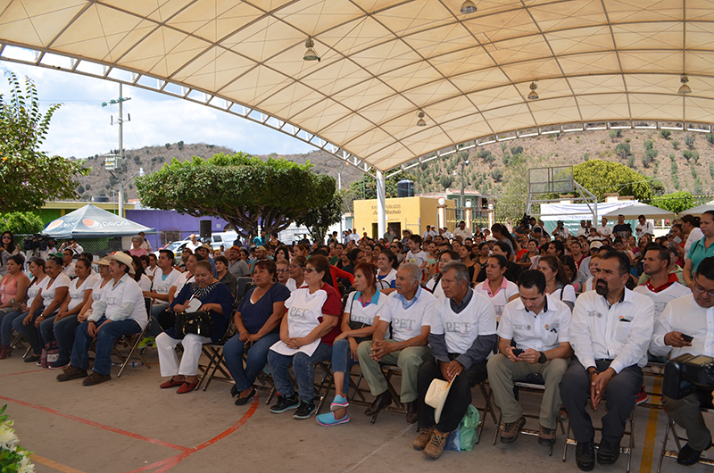 Reciben apoyo para empleo temporal de manos de Roberto Sandoval