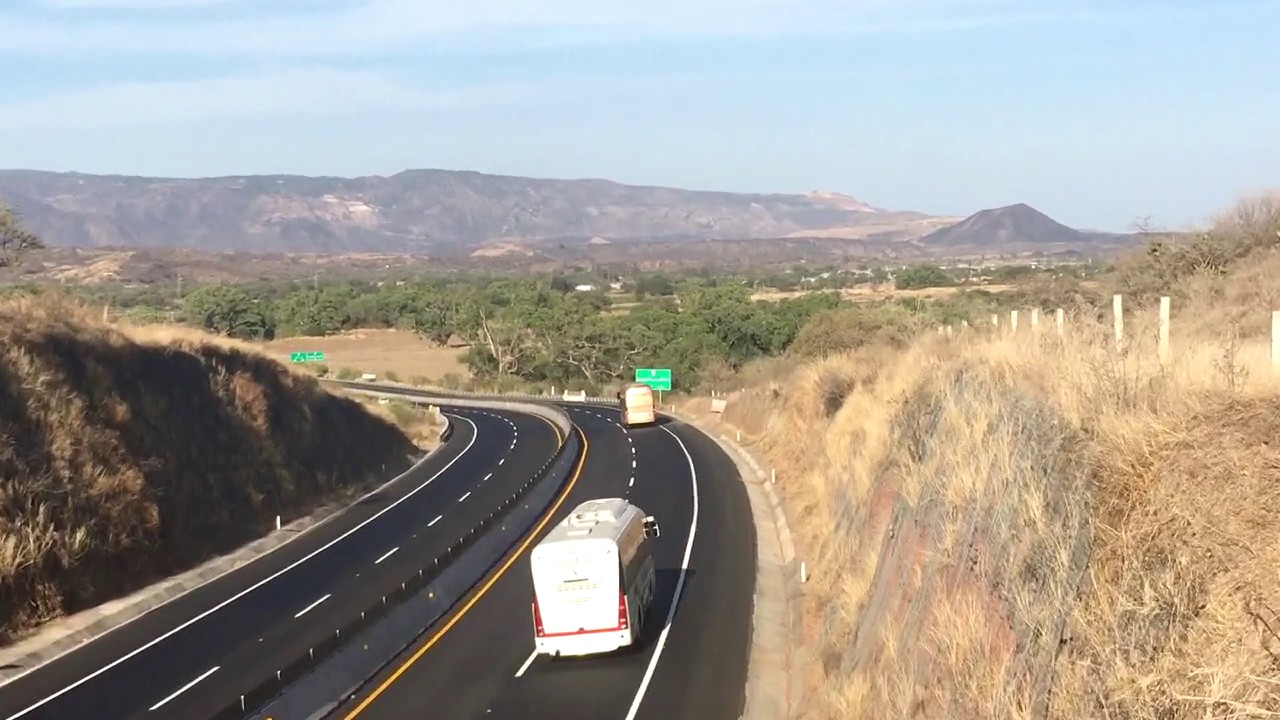 Terminan las vacaciones; 24 mil estudiantes regresan a clases