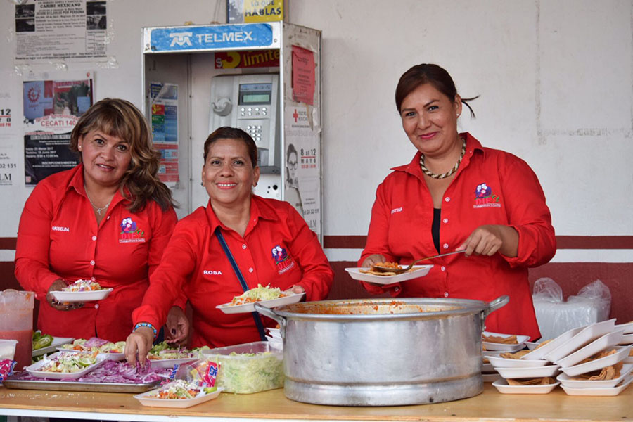 ¡Exitoso festival por el Día de las Madres en Jala!