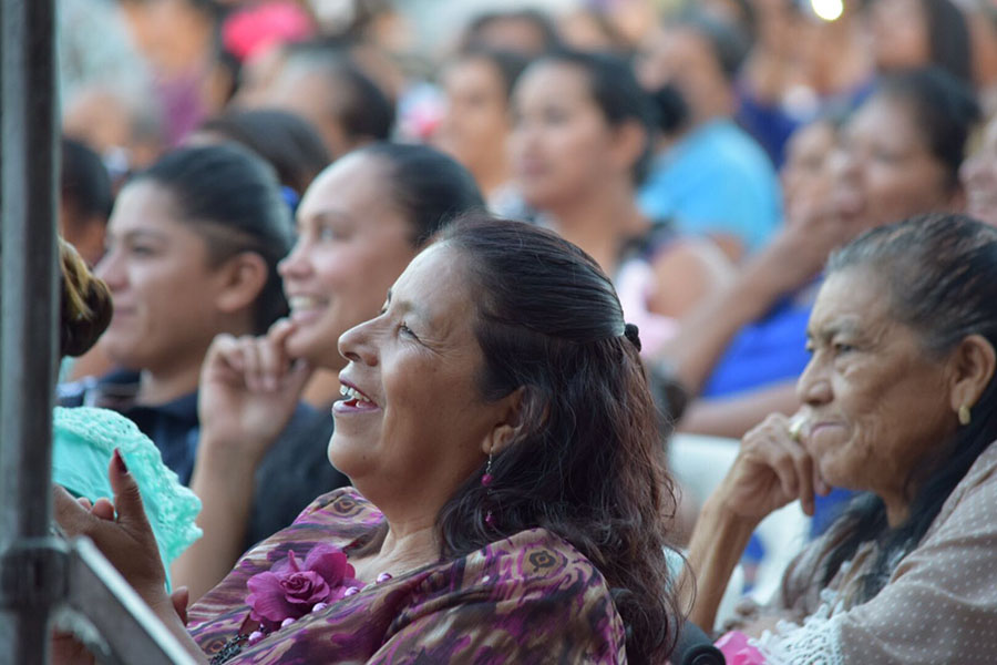 ¡Exitoso festival por el Día de las Madres en Jala!