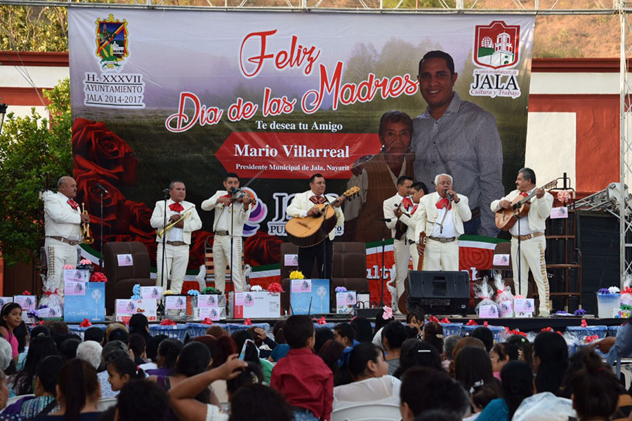 ¡Exitoso festival por el Día de las Madres en Jala!