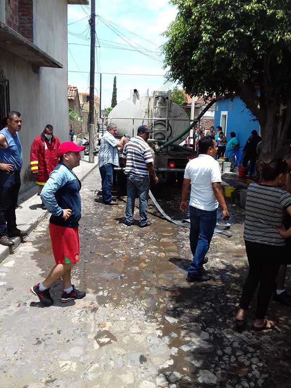¡Se incendia vivienda en barrio del Chiquilichi de Ahuacatlán!