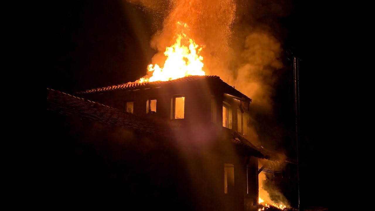 Ahuacatlenses repudian a causantes de incendio en estación del ferrocarril