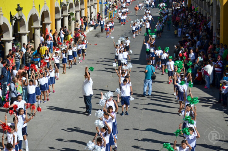Desfile de la Revolución en Ahuacatlán, pero con restricciones