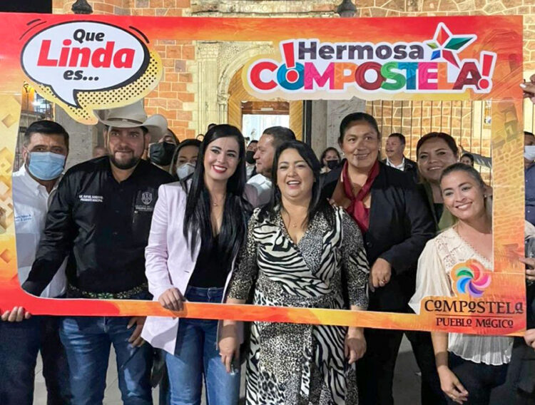 Asiste Rafa Sandoval a rompimiento de fiestas patronales en Compostela 