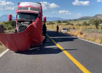 Chocan tráiler y Focus; hay un lesionado, de Jala