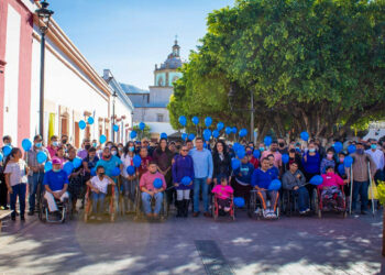 Agradece Toño a migrantes de Jomulco dotación de ortopédicos