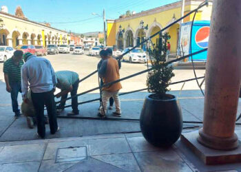 ¡Sí habrá adornos navideños en el centro de Ahuacatlán!