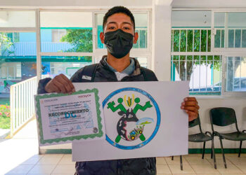 Gana Gabriel Silva concurso de logo del CBTA 247 en Jala