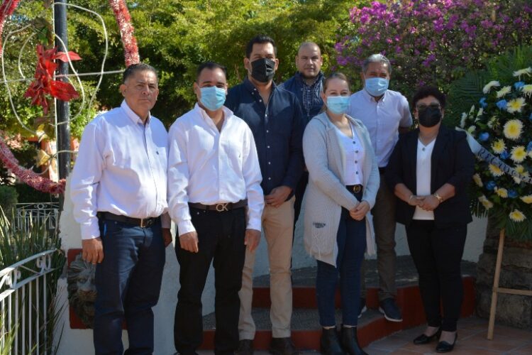 Invita Quecha a seguir el ejemplo de P. Sánchez