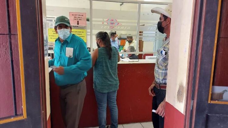 Gobierno de Ahuacatlán ofrece descuentos del predial