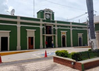 Invitan a jóvenes de Amatlán a entregar pre cartilla militar