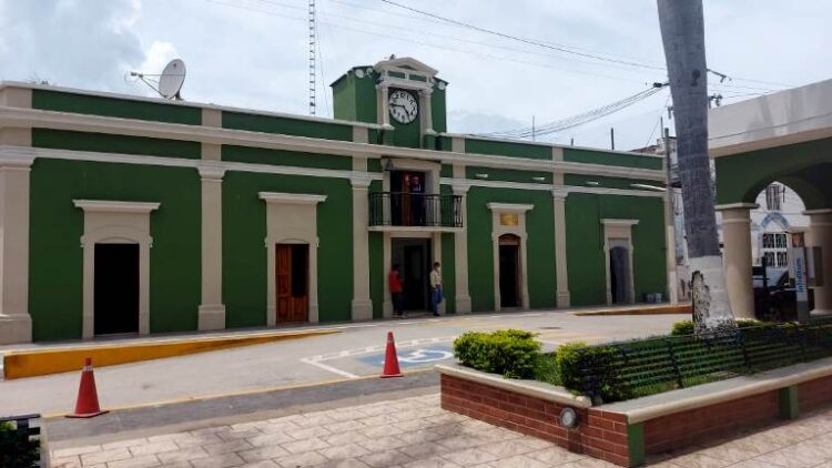 Invitan a jóvenes de Amatlán a entregar pre cartilla militar