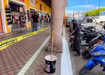 Protección Civil de Ixtlán repinta vialidades