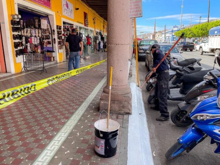 Protección Civil de Ixtlán repinta vialidades