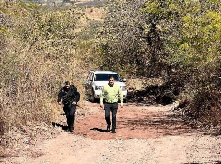 Inicia rehabilitación de camino Jesús María a El Platanar en Amatlán