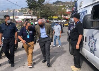 Acude Miguel Navarro Quintero a estancia infantil que sufrió derrumbe