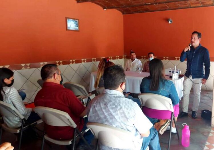 Imparte ITAI taller a servidores públicos de Ahuacatlán