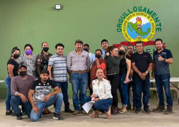 Burócratas de Ahuacatlán estrenan secretario general