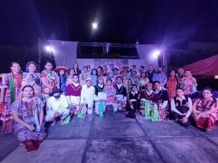 Folclor Oaxaqueño dejó buen sabor de boca a los ixtlenses 