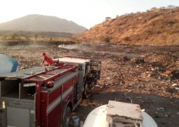Gases internos y viento dificultan labores de sofocación en el Tempizque