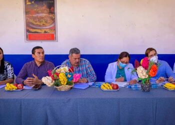 Analizan problemas de salud en comunidades de Jala