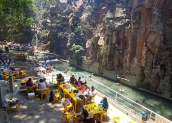 Aumenta afluencia de turistas a balnearios de Amatlán