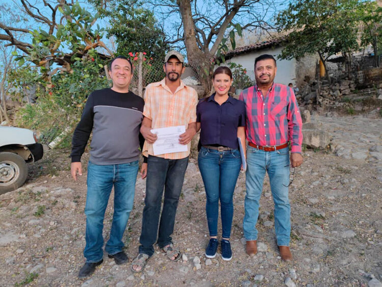 Entrega Elsa Nayeli nombramientos a jueces auxiliares y CACs de zona rural