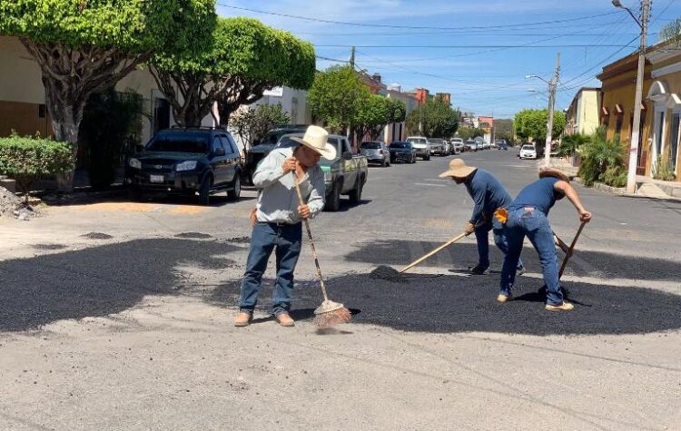 Bachean principales calles de Ahuacatlán