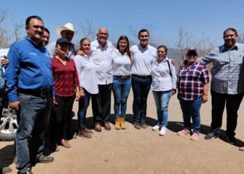 Contentas familias de la sierra de Ixtlán por construcción de empedrado en carretera