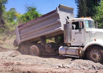 Más caminos rehabilitados en Amatlán 