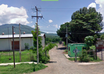 Piden Central de Maquinaria y Hospital Regional en Ahuacatlán