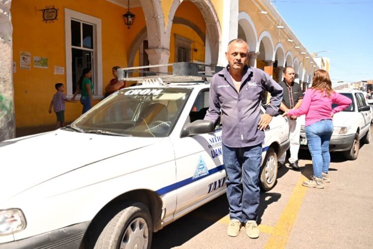 Aplaude Elsa Nayeli voluntad de taxistas para sumarse a “Taxi Rosa”